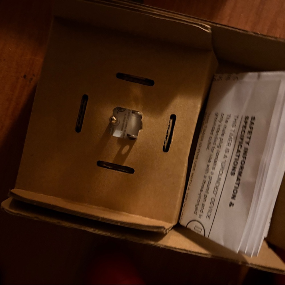 White WiFi Smart Outlet - Picture 7 of 7